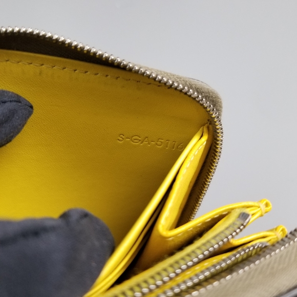 CELINE Beautiful Large Zippy compact wallet Solid color - Picture 15 of 16